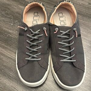 HeyDude Dark Grey Shoes Size 10
OB1